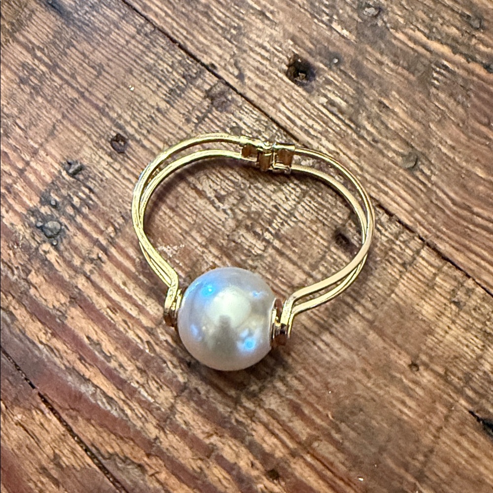 Zou Xou Gold Bracelet with Pearl Center